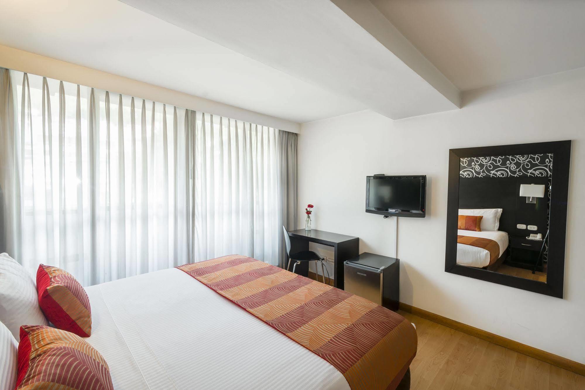 Hotel L'Etoile Javeriana Bogotá Dış mekan fotoğraf